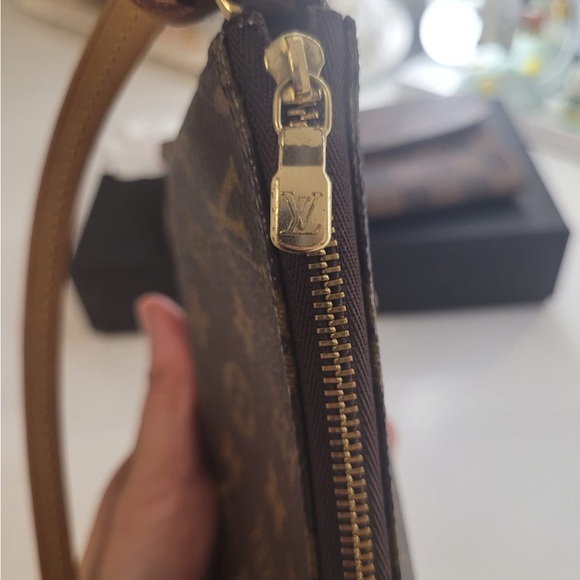 Louis Vuitton Monogram Pochette Accessories Purse - Picture 5 of 13